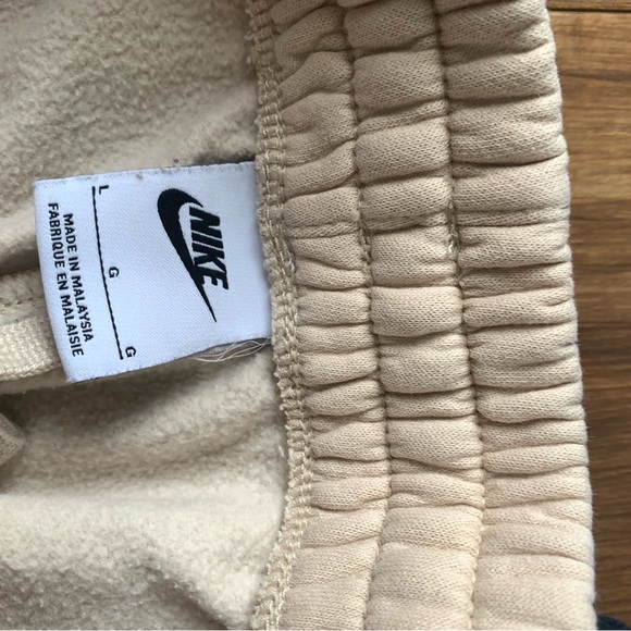 Lot Of 7 Nike Activewear Size Large Boy’s Joggers/Sweats, Tee, Shorts - Picture 2 of 6